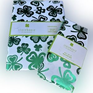 NIP STOREHOUSE Oblong Tablecloth 6 Napkin Set Green Foil Shamrock St Patricks
